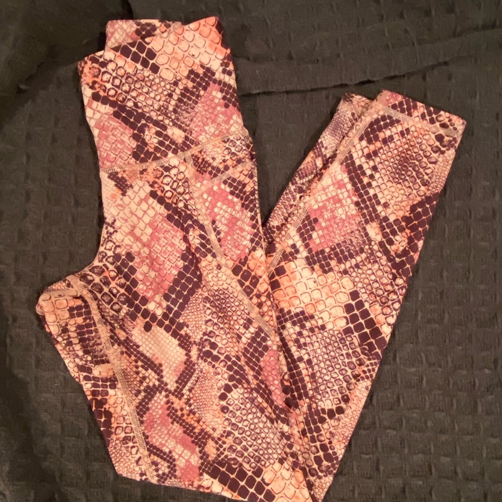 Old Navy Go-Dry Elevate Legging